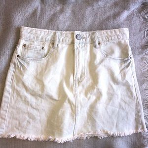 Super cute light washed denim skirt